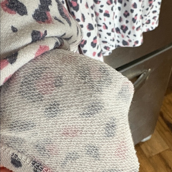 Emerald Leopard Print Tunic - Pink and White - Picture 6 of 6